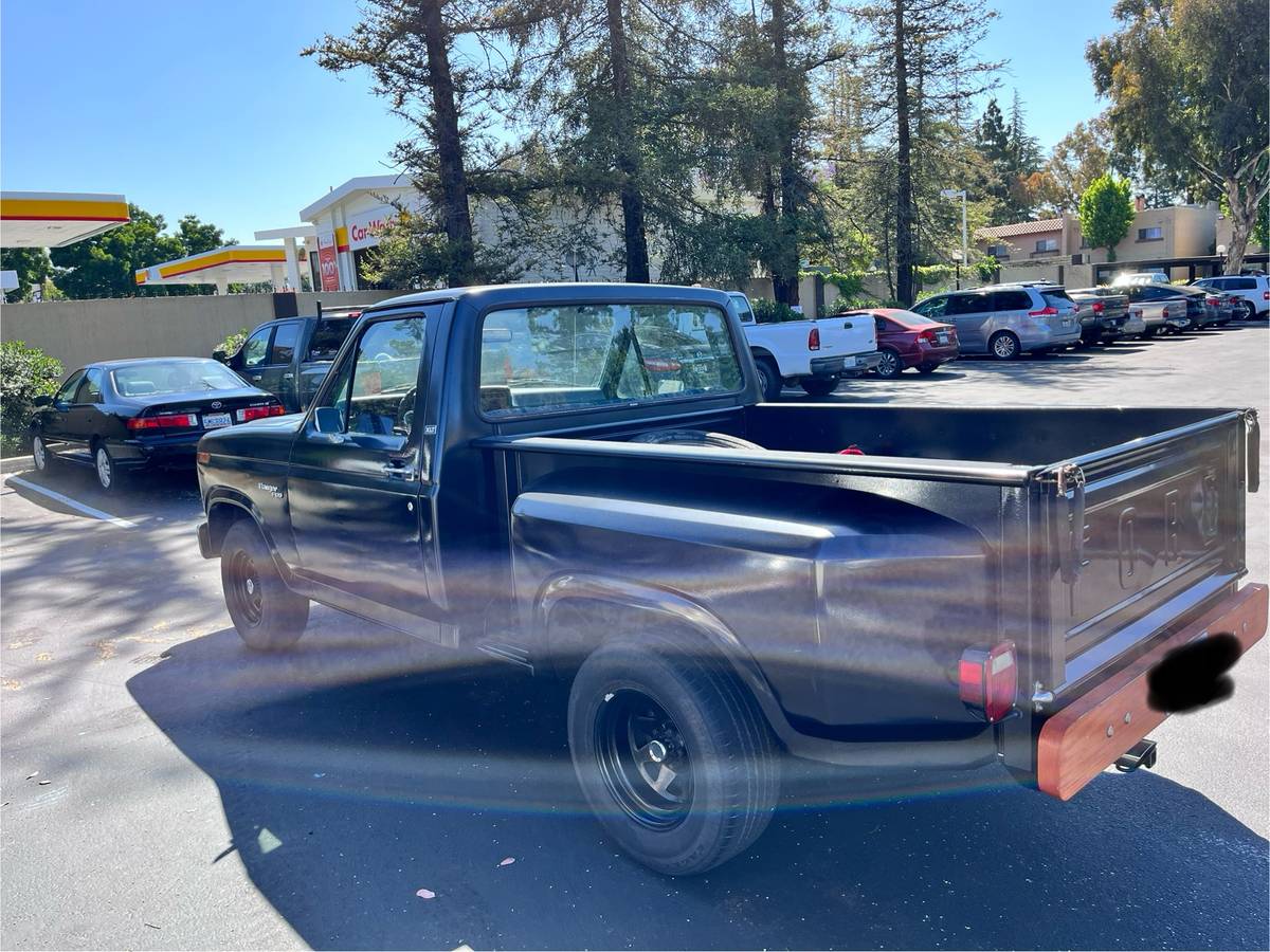 Ford-f100-xlt-ranger-1981-black-3
