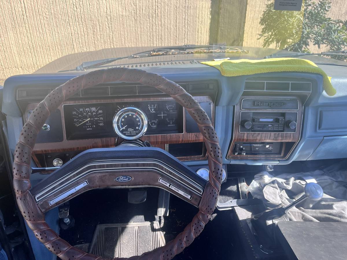 Ford-f100-xlt-ranger-1981-black-8