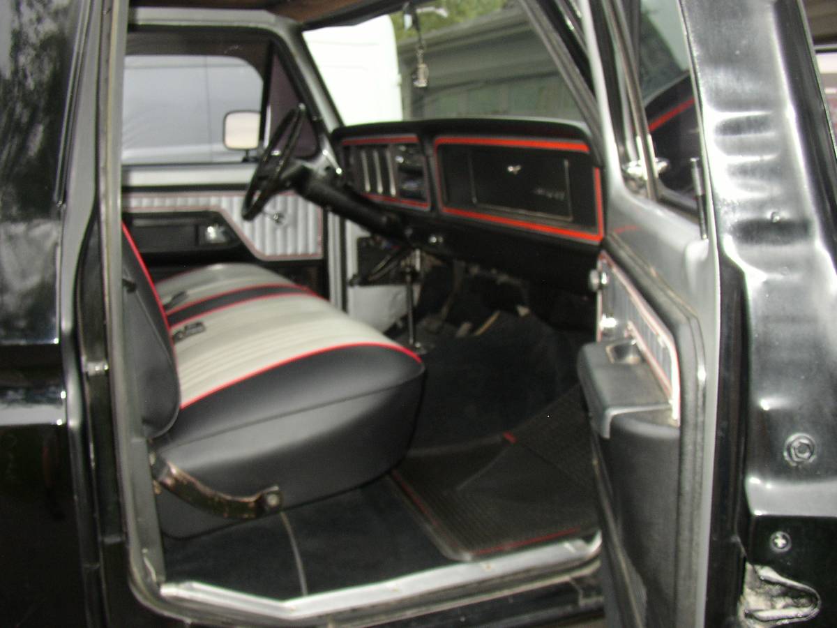 Ford-f150-1978-black-4