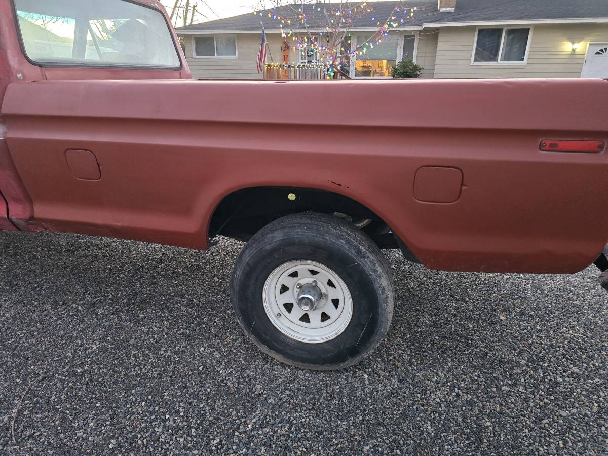 Ford-f150-custom-1979-red-10