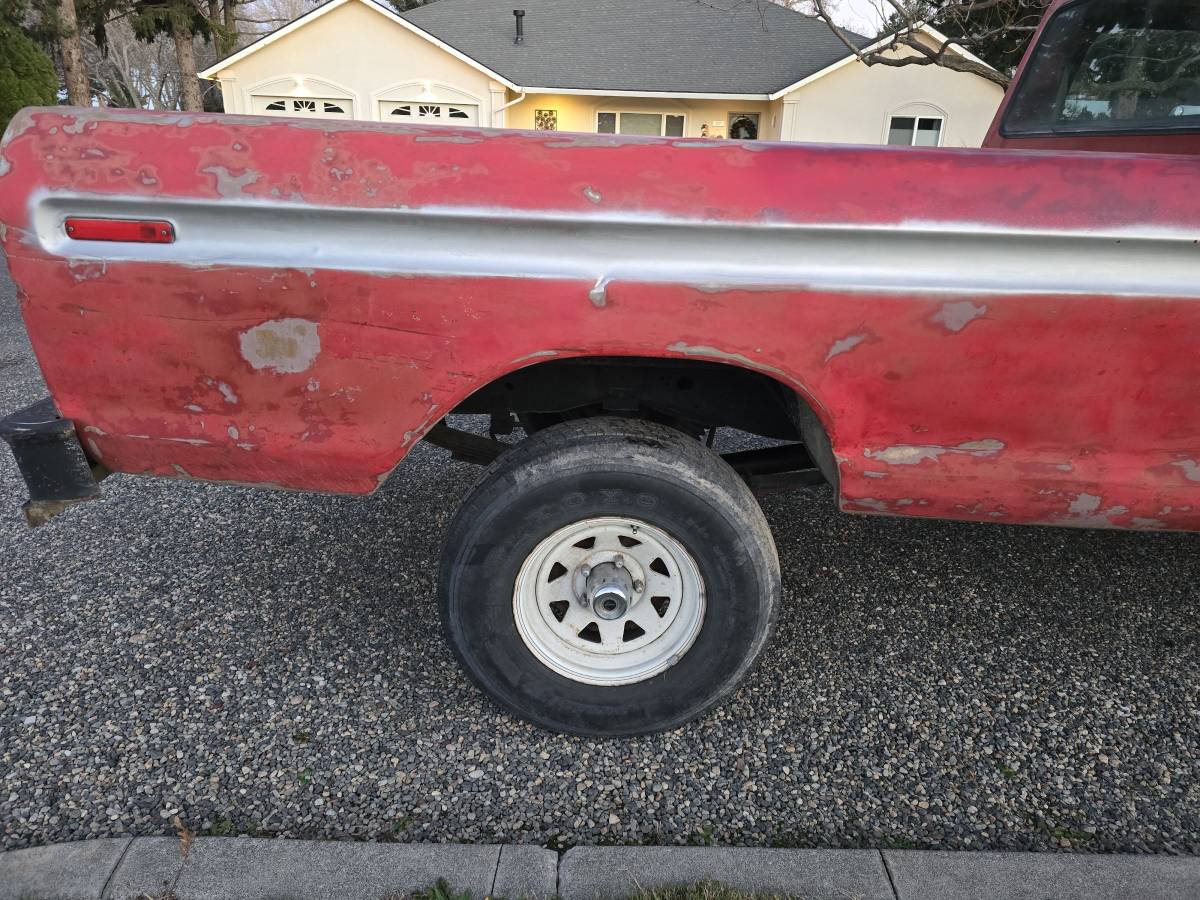 Ford-f150-custom-1979-red-9