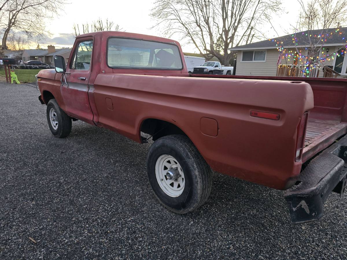 Ford-f150-custom-1979-red-9