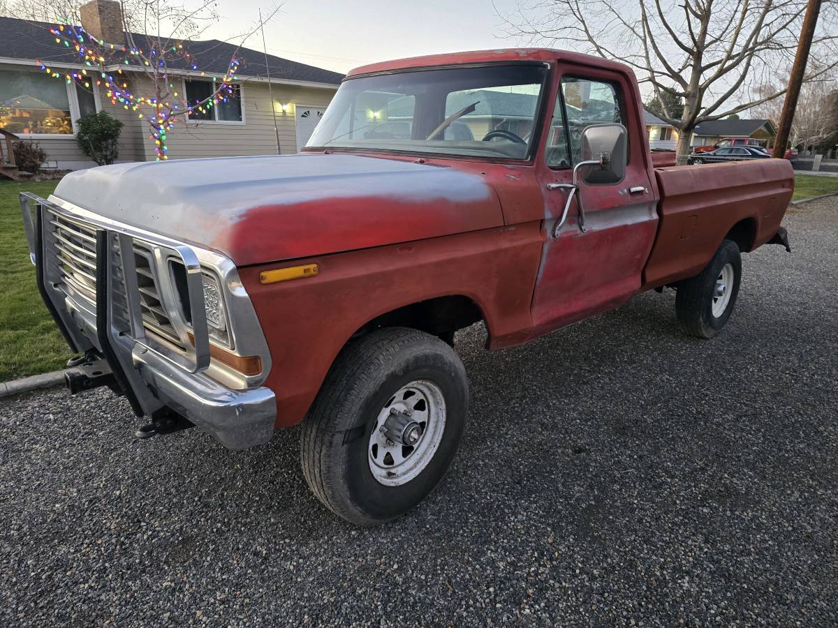 Ford-f150-custom-1979-red