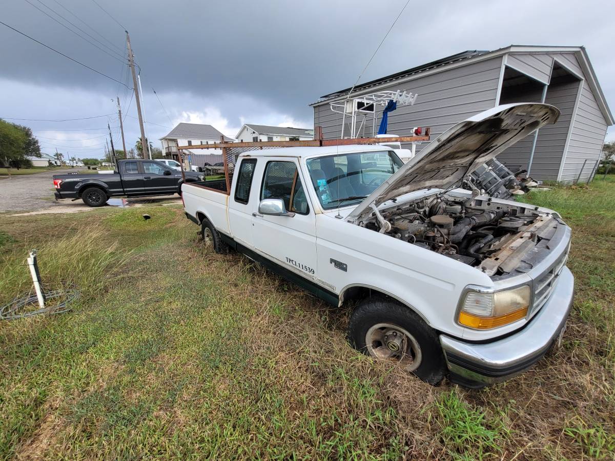 Ford-f150-supercrew-cab-xlt-1996-white-1