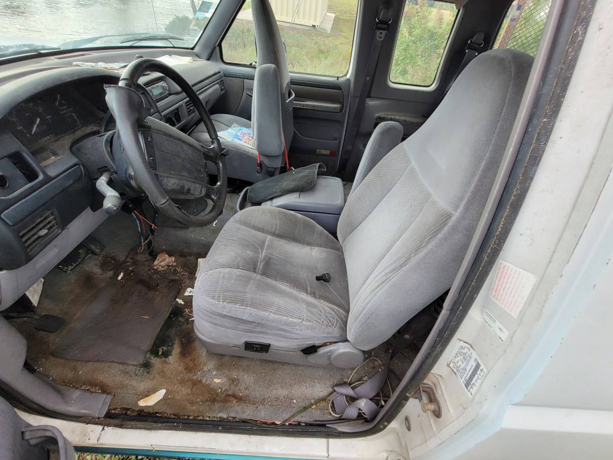 Ford-f150-supercrew-cab-xlt-1996-white-7