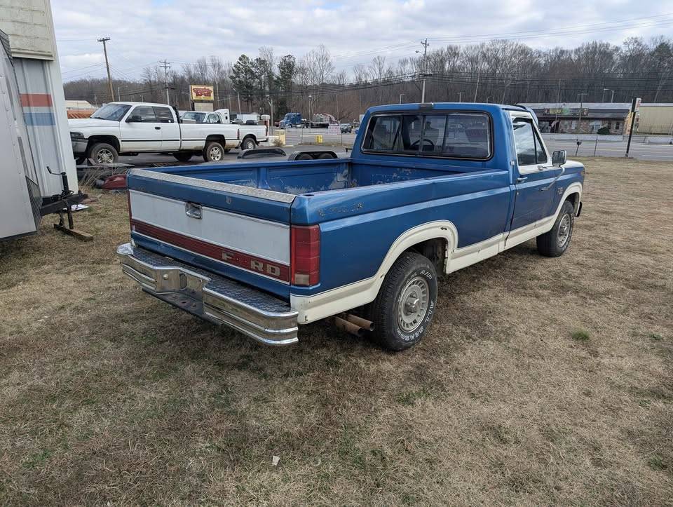 Ford-f150-xlt-lariat-explorer-1985-blue-2