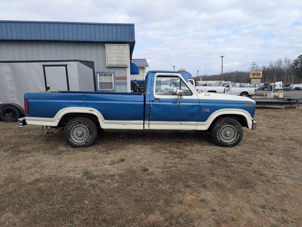 Ford-f150-xlt-lariat-explorer-1985-blue-3