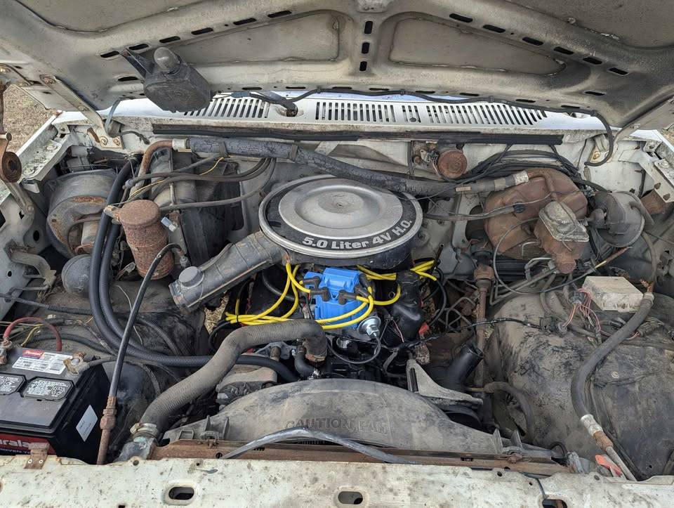 Ford-f150-xlt-lariat-explorer-1985-blue-5