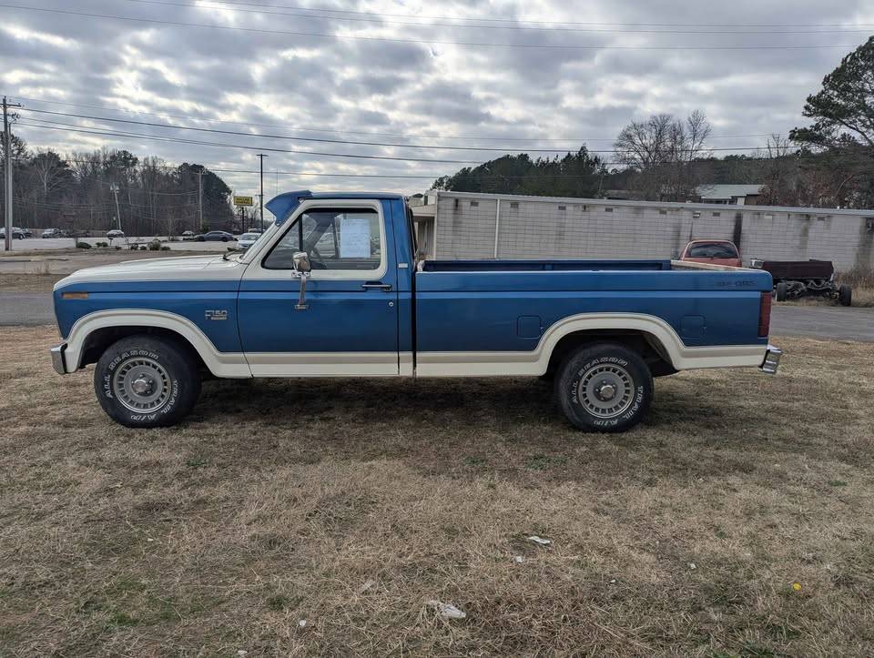 Ford-f150-xlt-lariat-explorer-1985-blue-9