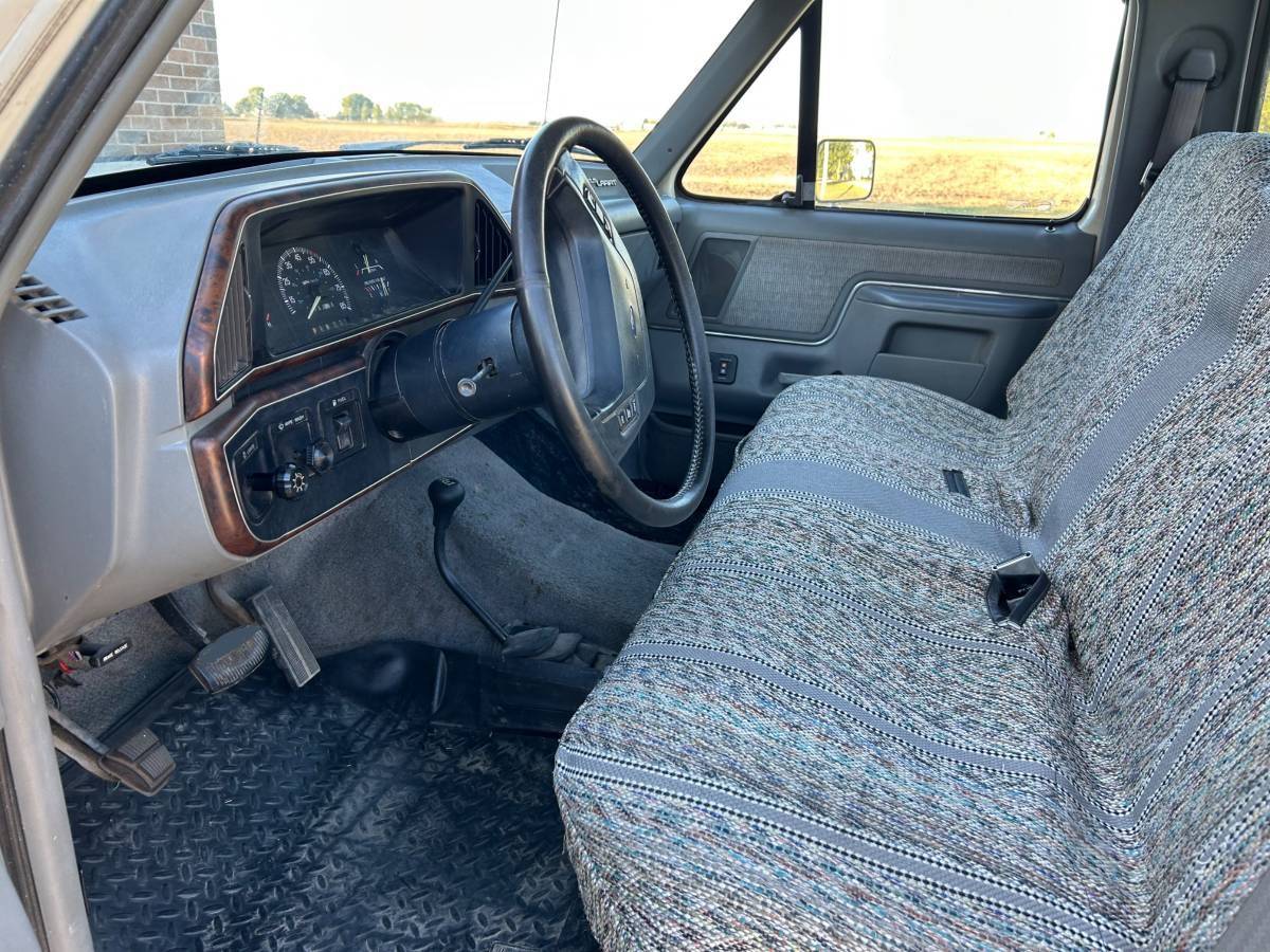 Ford-f15o-x-l-t-lariat-4x4-1988-white-2