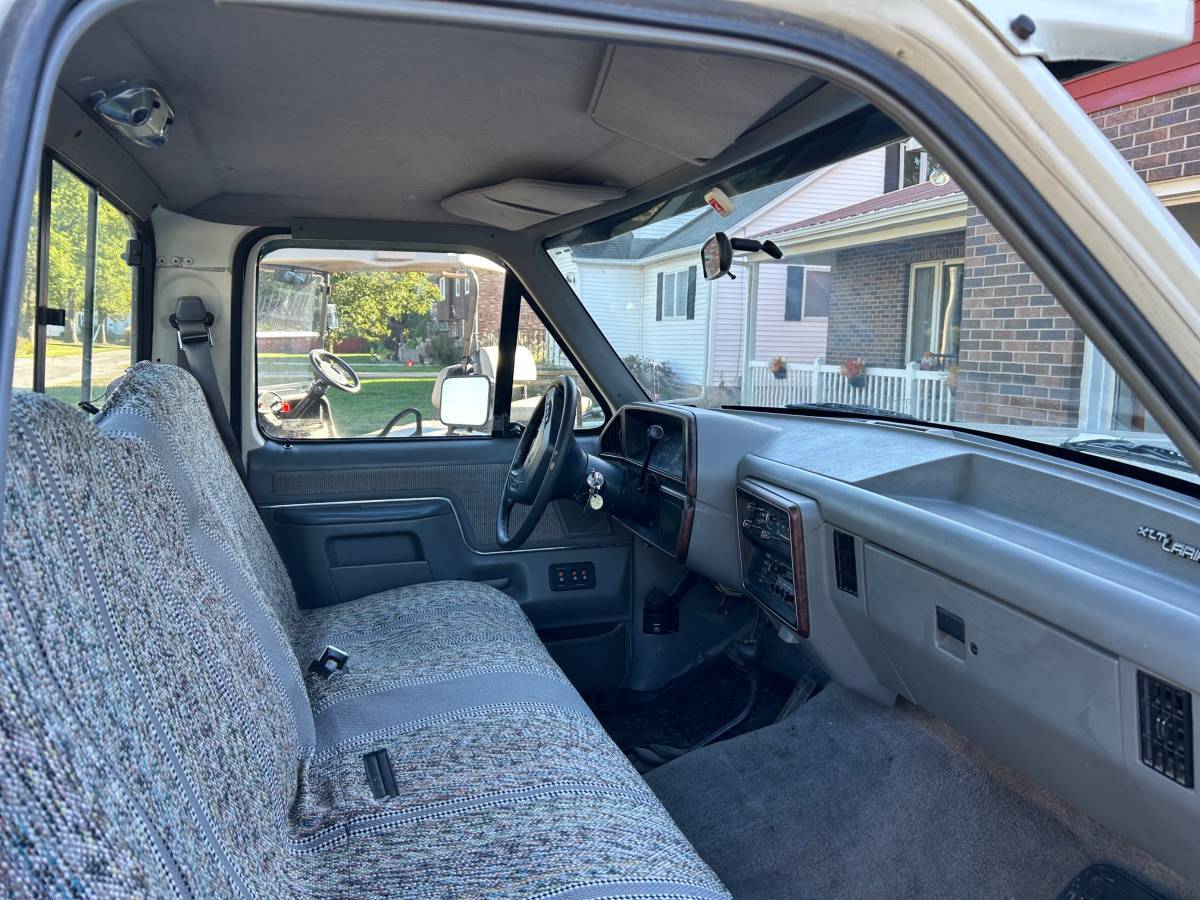 Ford-f15o-x-l-t-lariat-4x4-1988-white-6