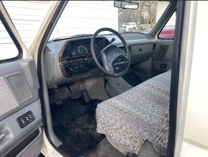 Ford-f15o-xlt-lariat-1988-white-10