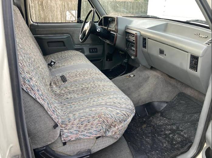 Ford-f15o-xlt-lariat-1988-white-13