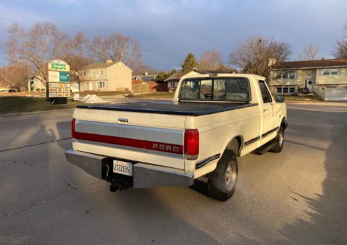 Ford-f15o-xlt-lariat-1988-white-5