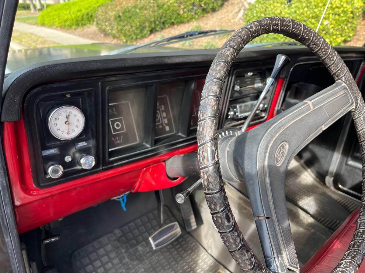 Ford-f250-1974-black-2