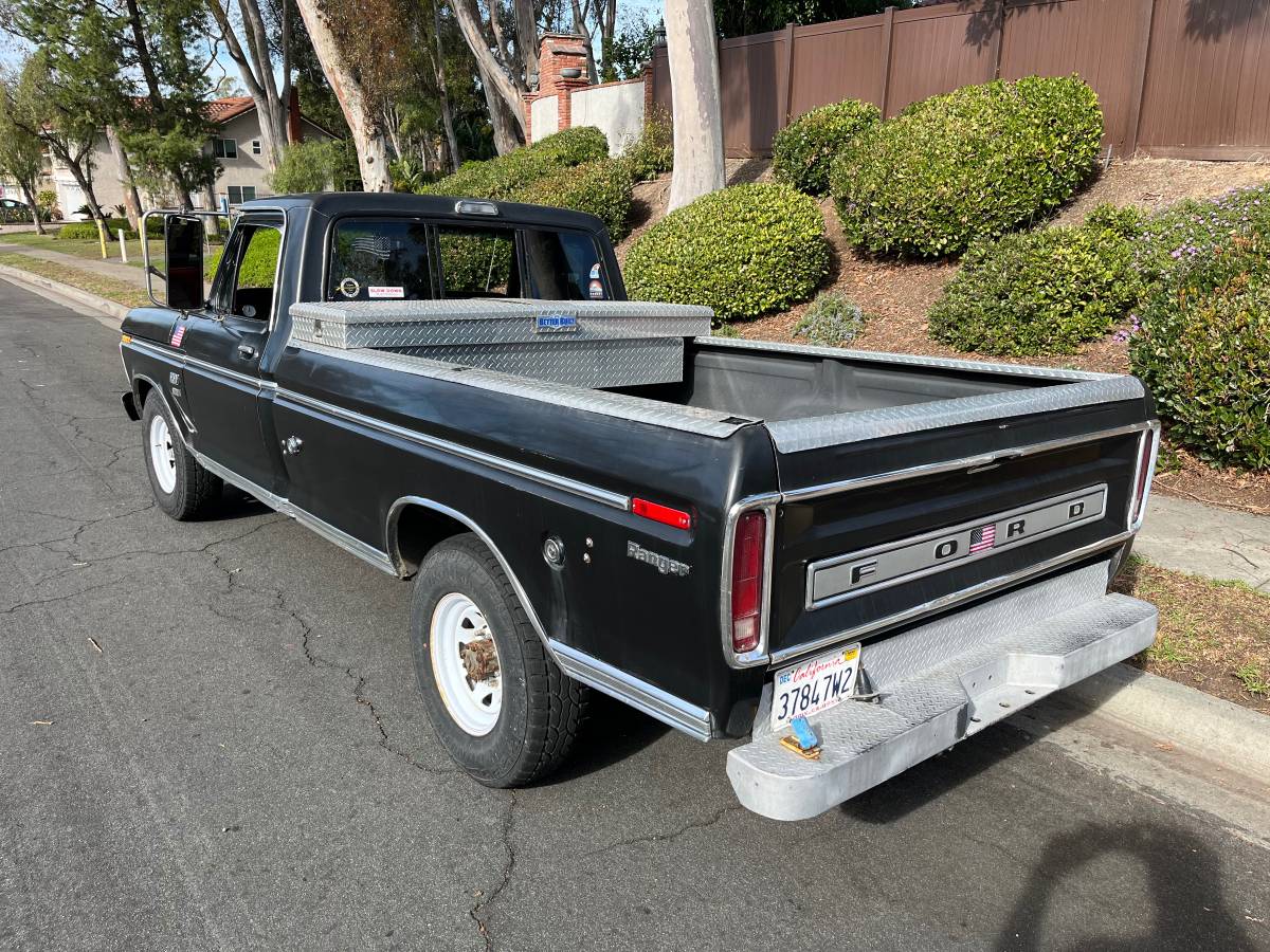 Ford-f250-1974-black-4