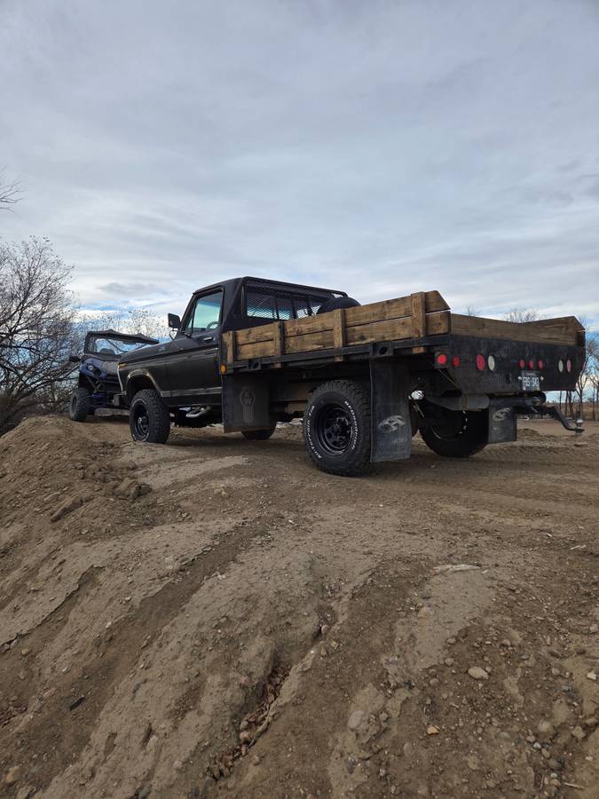 Ford-f250-1977-black-16