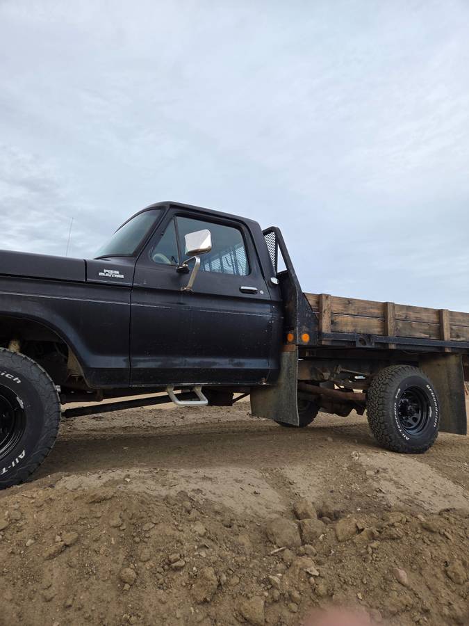 Ford-f250-1977-black-17