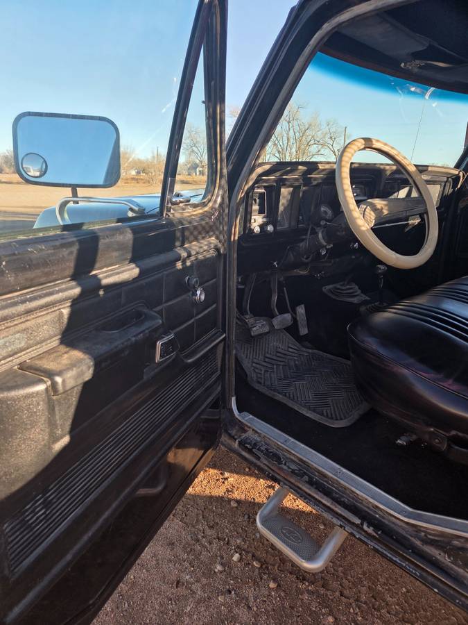 Ford-f250-1977-black-23