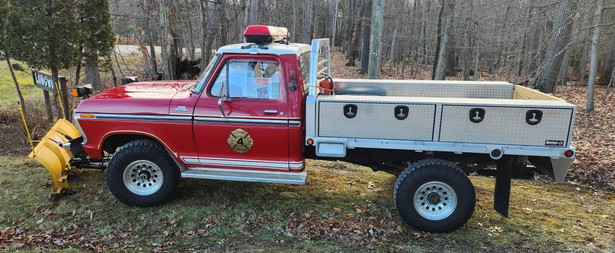 Ford-f250-1979-red-1