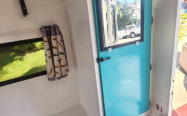 Ford-f250-and-anderson-cabover-camper-1992-1