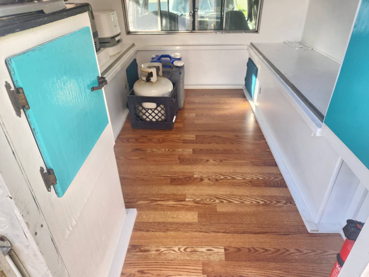 Ford-f250-and-anderson-cabover-camper-1992-7