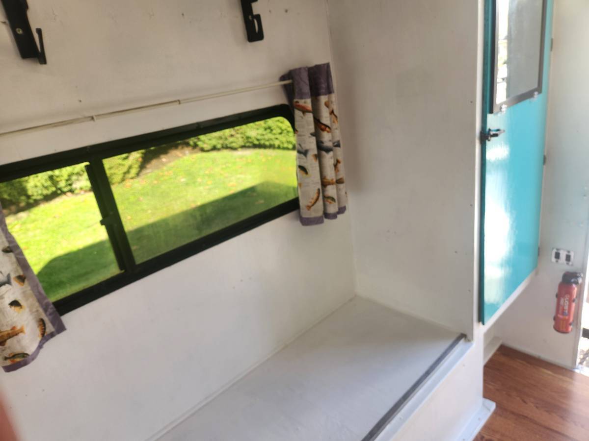 Ford-f250-and-anderson-cabover-camper-1992-8