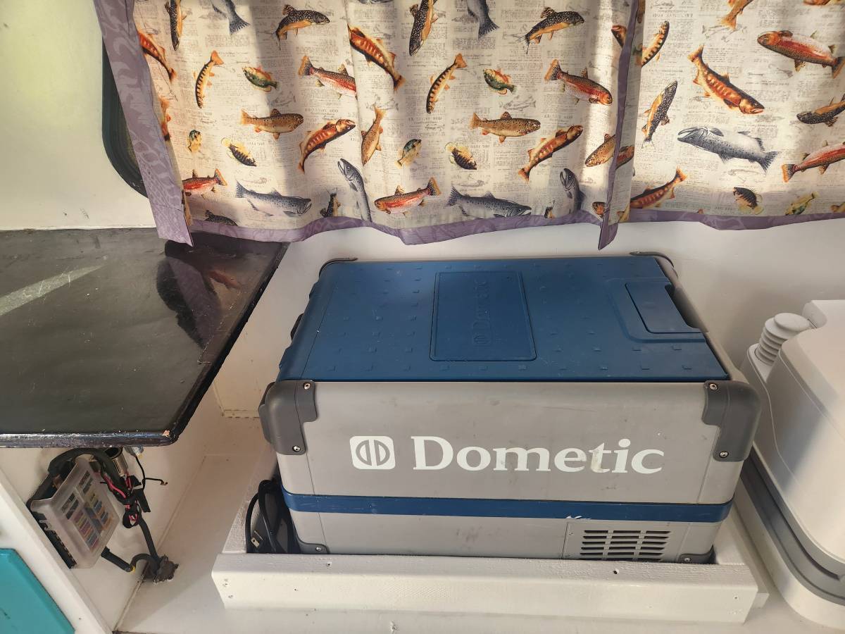 Ford-f250-and-anderson-cabover-camper-1992-9