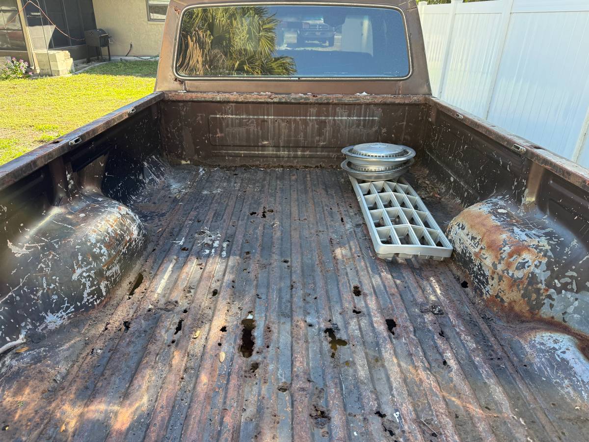 Ford-f250-camper-special-1979-12