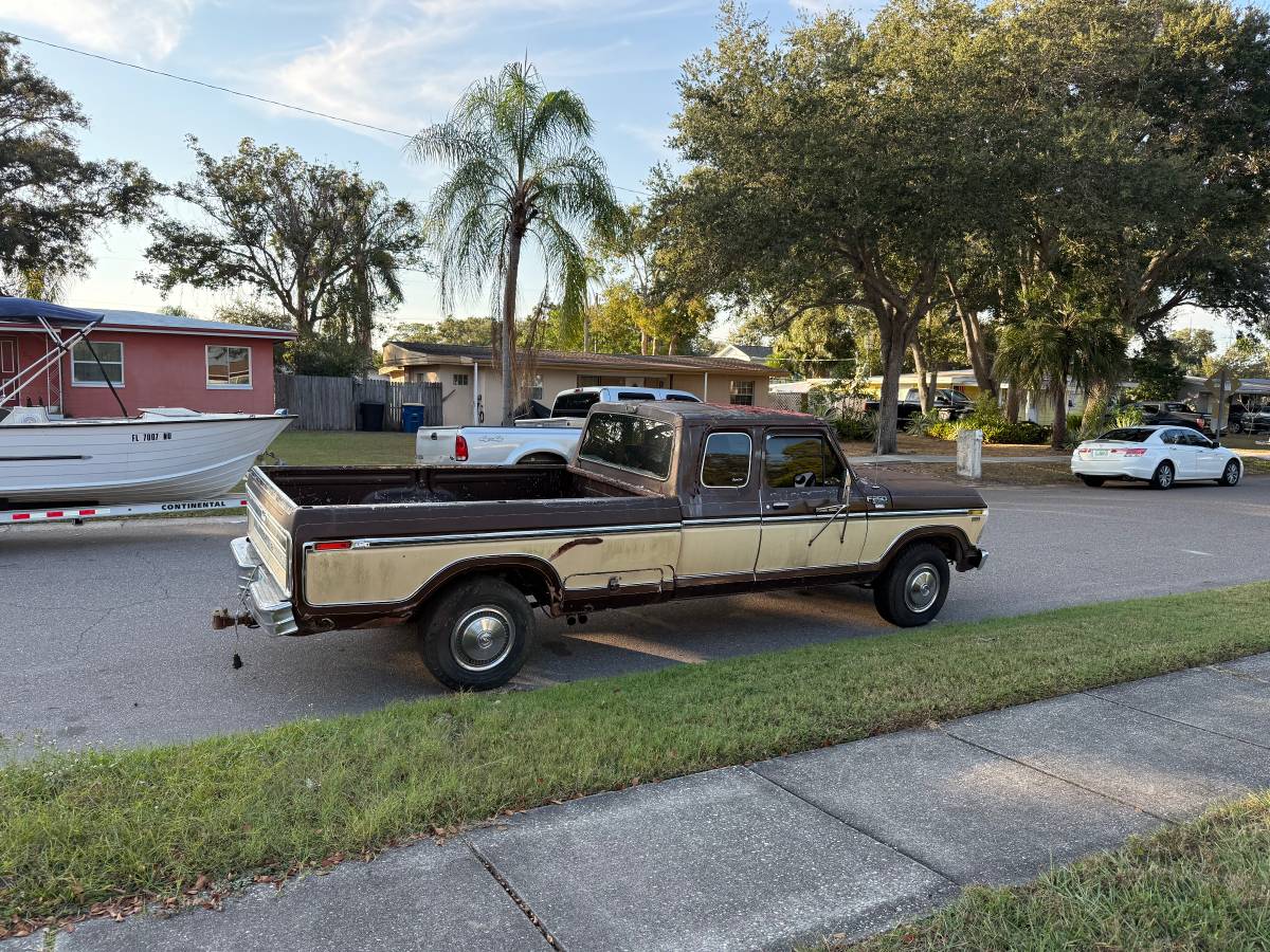 Ford-f250-camper-special-1979-2