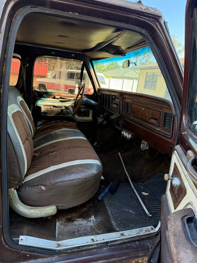 Ford-f250-camper-special-1979-8