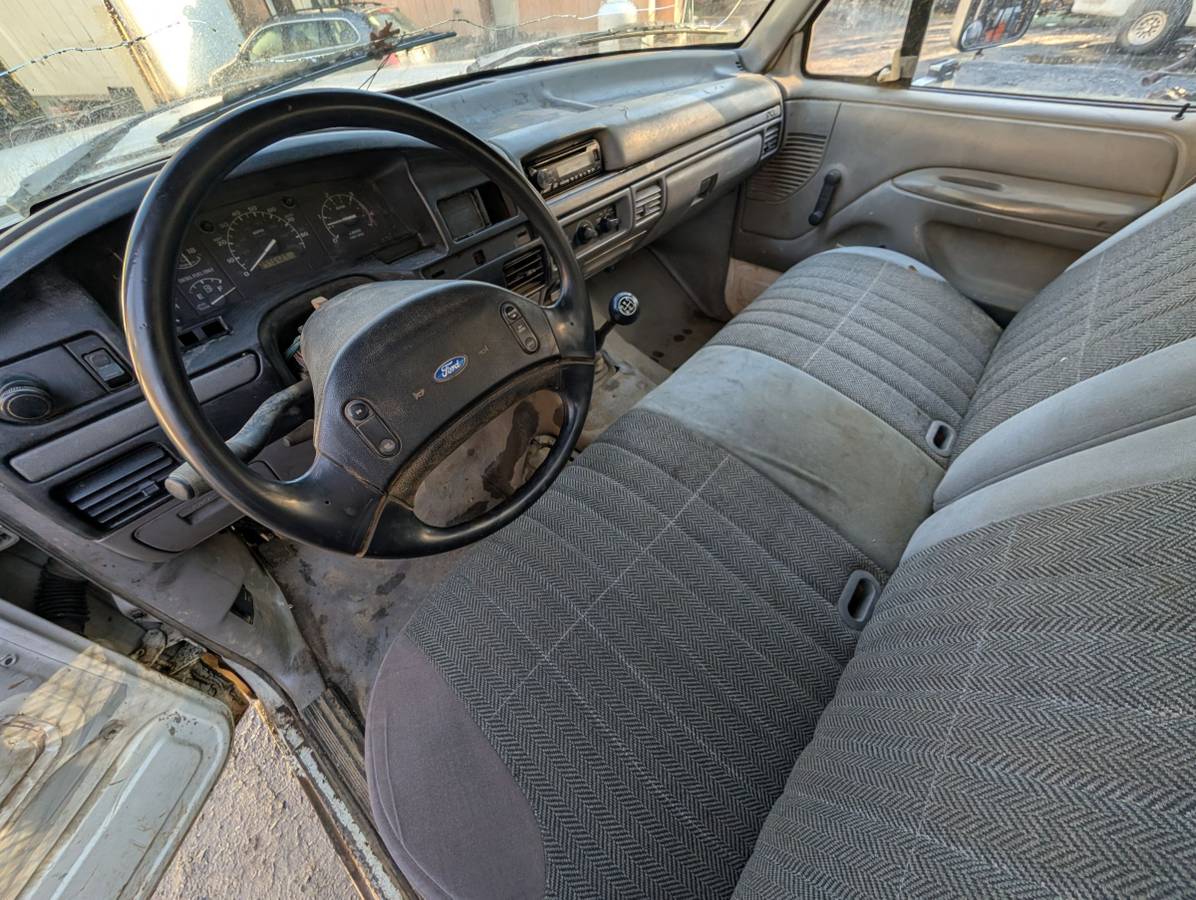 Ford-f350-diesel-1995-white-2