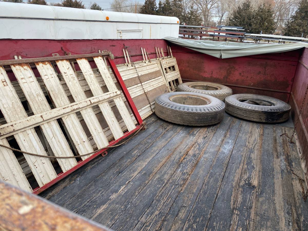 Ford-f600-1968-red-20