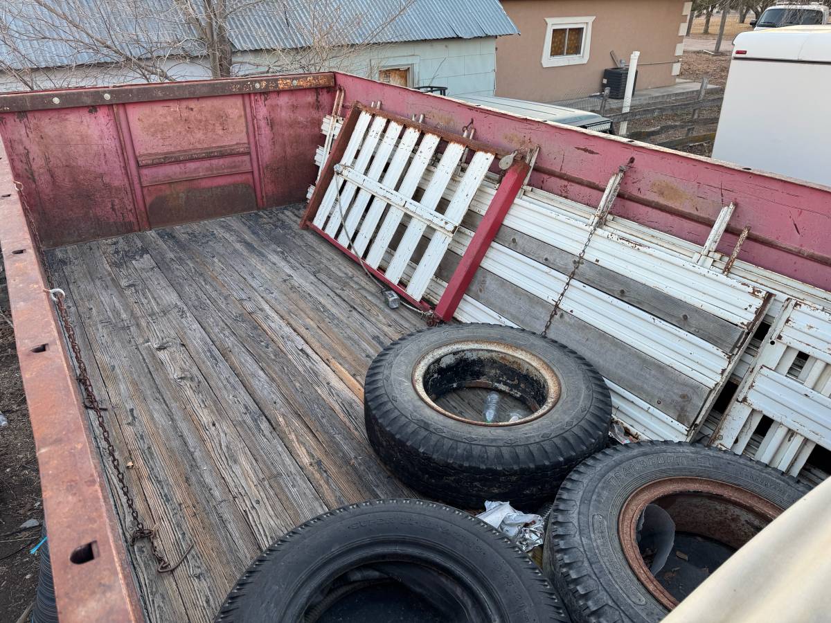 Ford-f600-1968-red-9