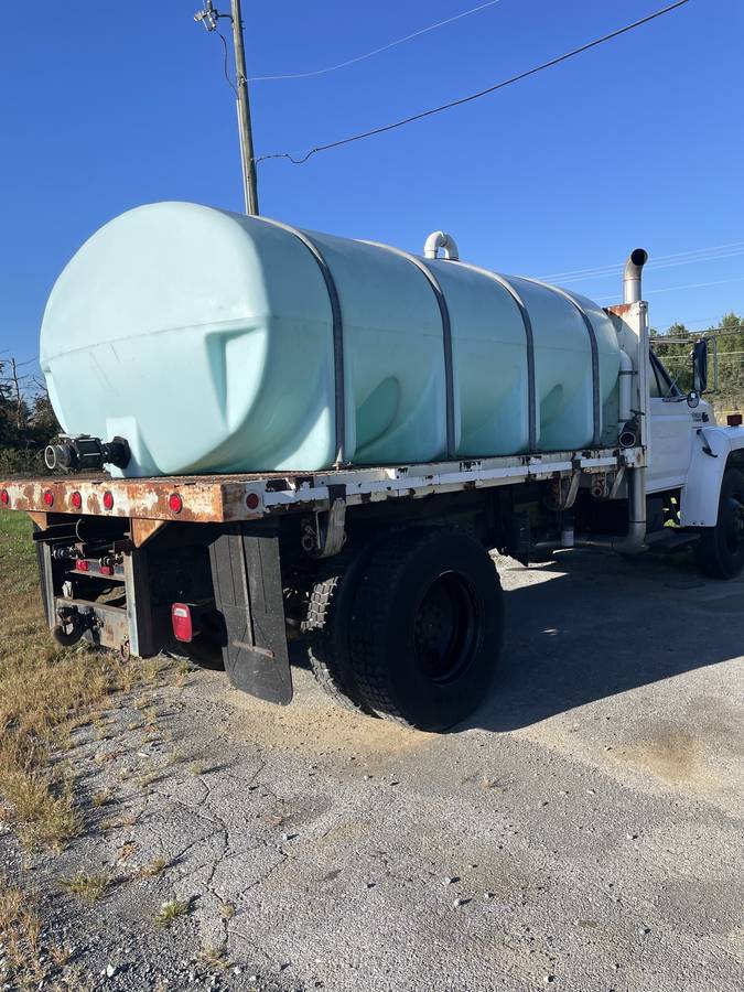 Ford-f700-diesel-1993-white-2