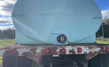 Ford-f700-diesel-1993-white-7