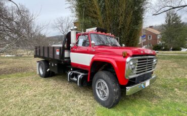 Ford-f750-diesel-1975-red-1