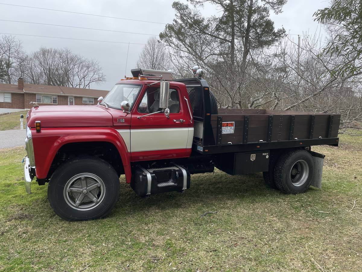 Ford-f750-diesel-1975-red-10