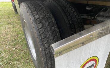 Ford-f750-diesel-1975-red-8