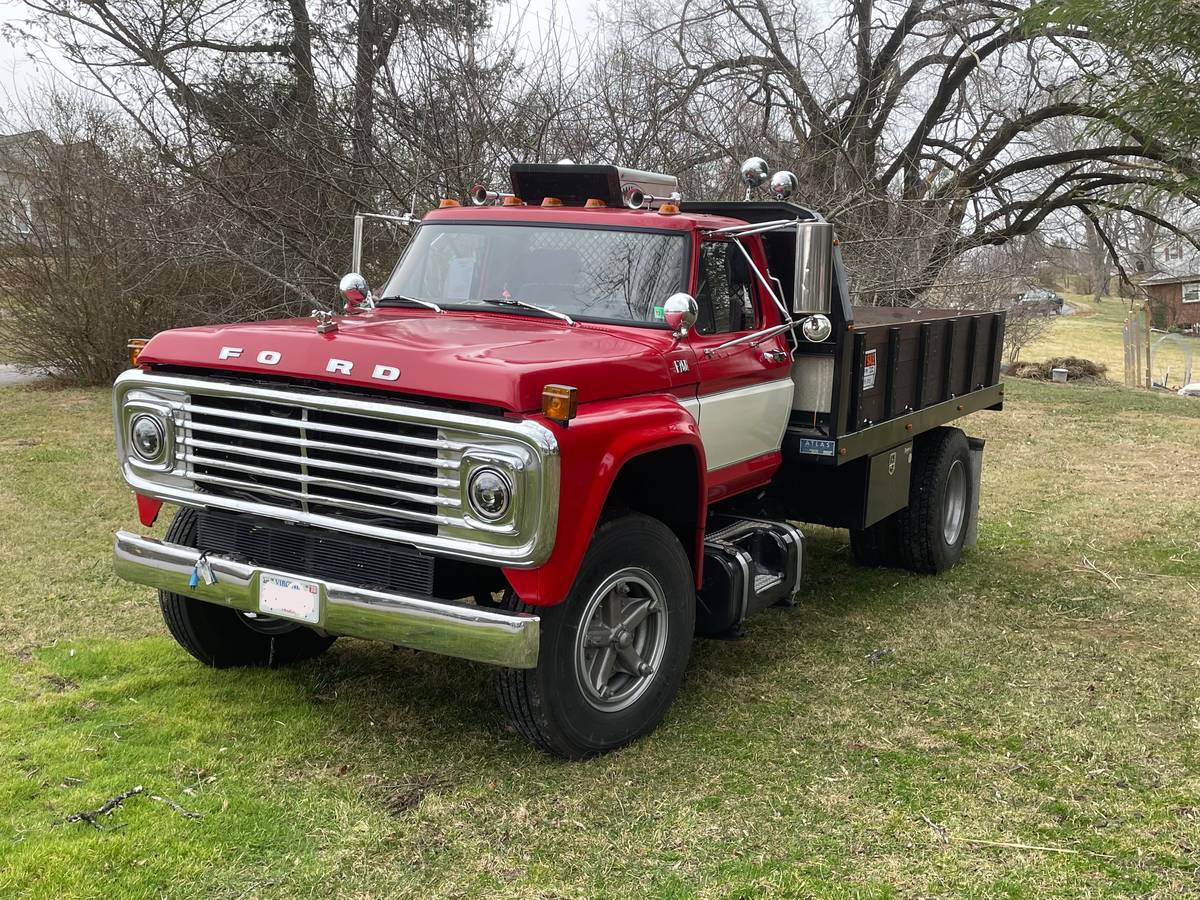 Ford-f750-diesel-1975-red