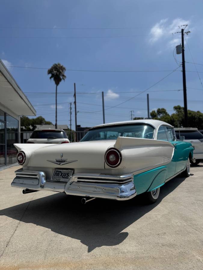 Ford-fairlane-1957-13