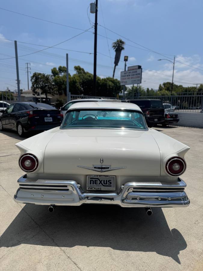 Ford-fairlane-1957-16