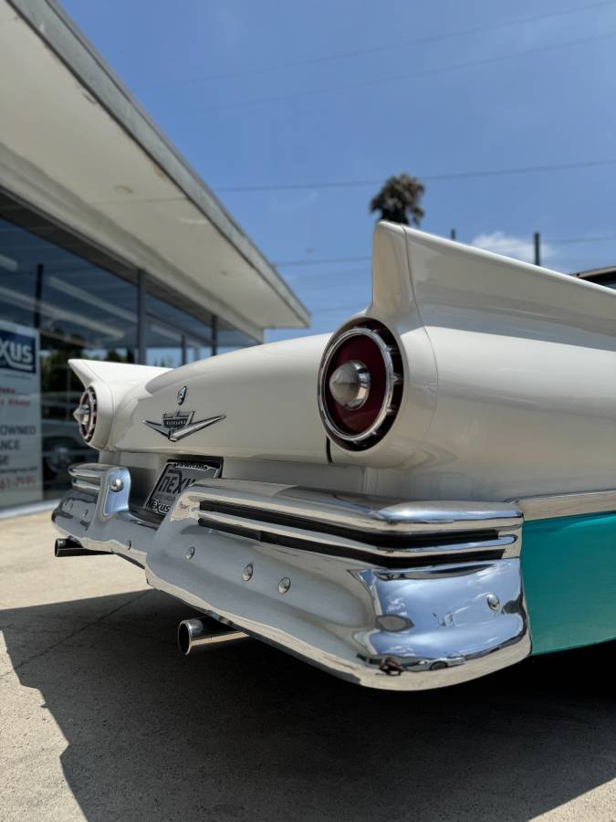 Ford-fairlane-1957-3