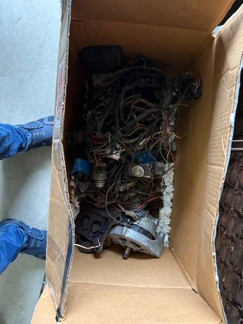 Ford-falcon-2d-ht-1965-grey