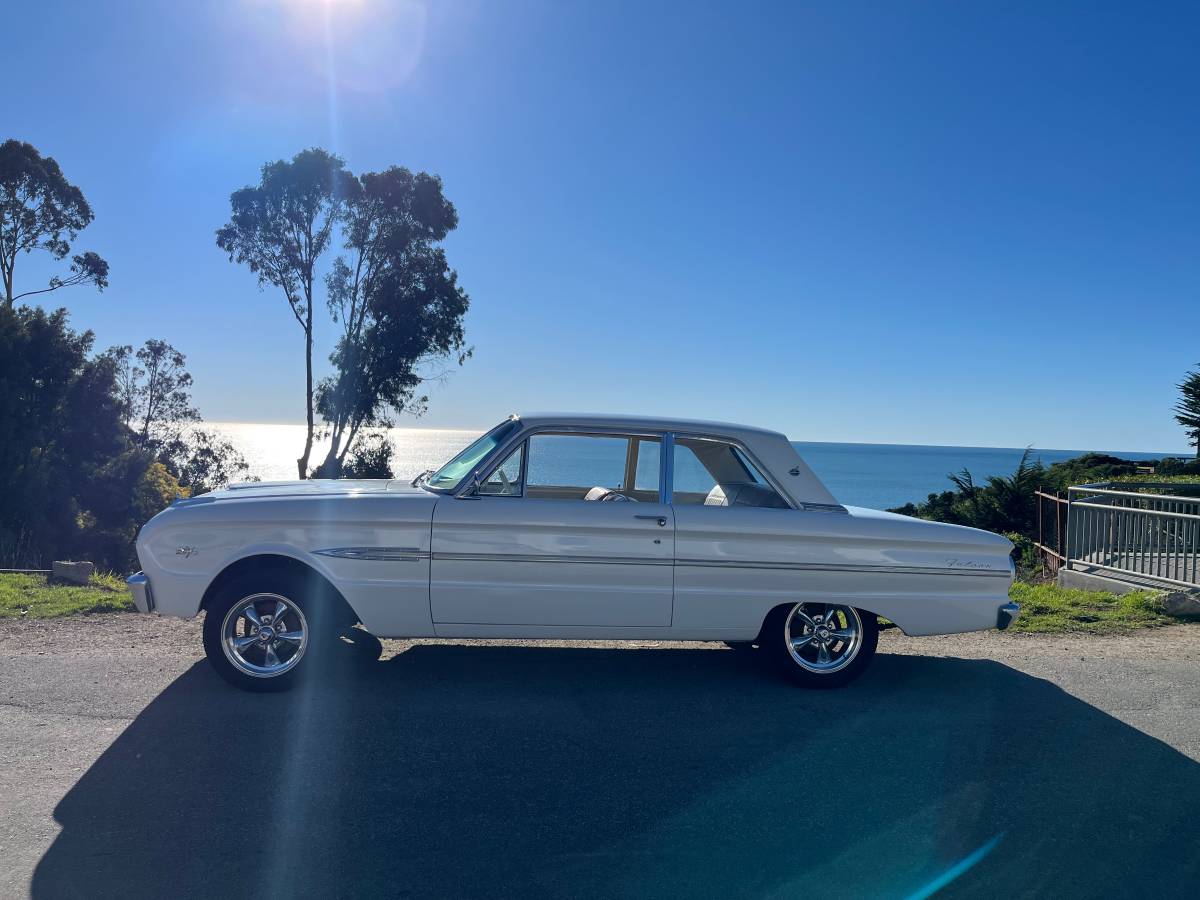 Ford-falcon-futura-1963-white