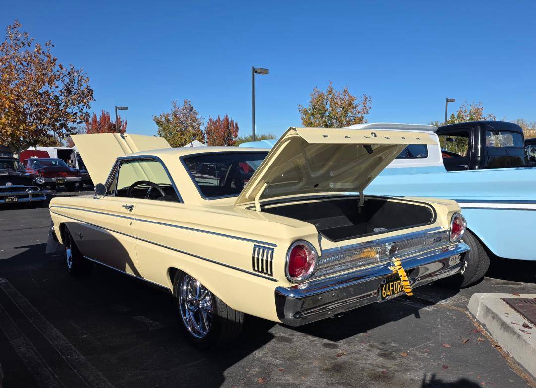 Ford-falcon-sprint-1964-yellow-2