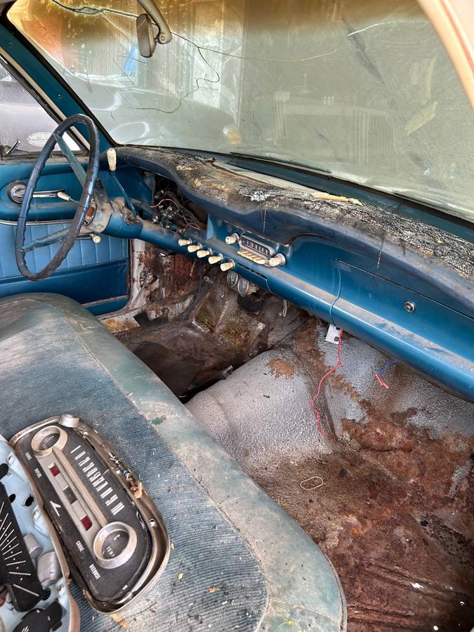 Ford-falcon-wagon-1963-white-4