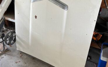 Ford-falcon-wagon-1963-white-7