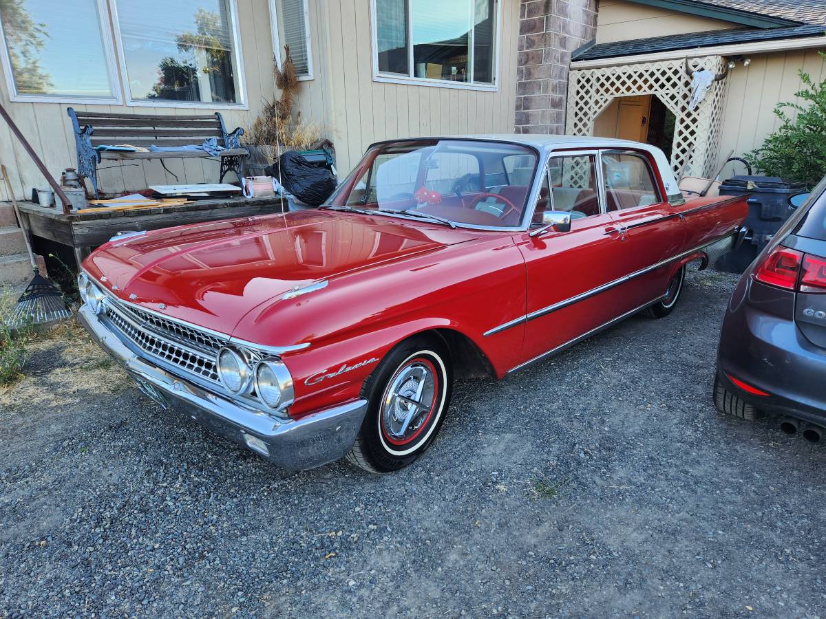 Ford-galaxie-1961-red-4