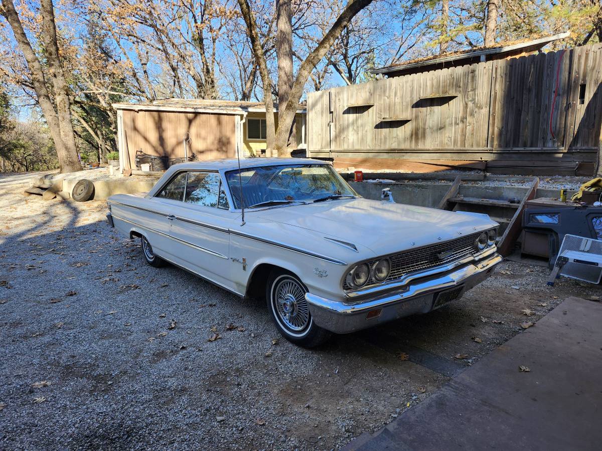 Ford-galaxie-500-1963-white-13